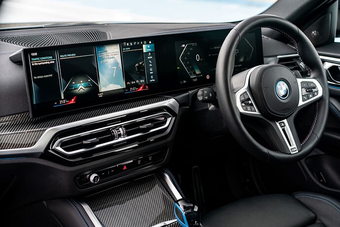 p90447163_highres_bmw-i4-m50-uk-imager3