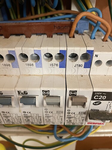 C31A9A56-BC7F-4BB9-8329-AB91E052240F_1_105_c