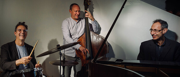 David-Gordon-Trio-happy-1440px