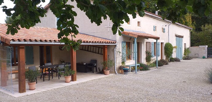 01 House Main View