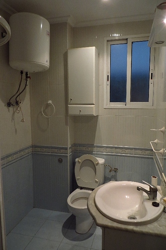 001a bathroom