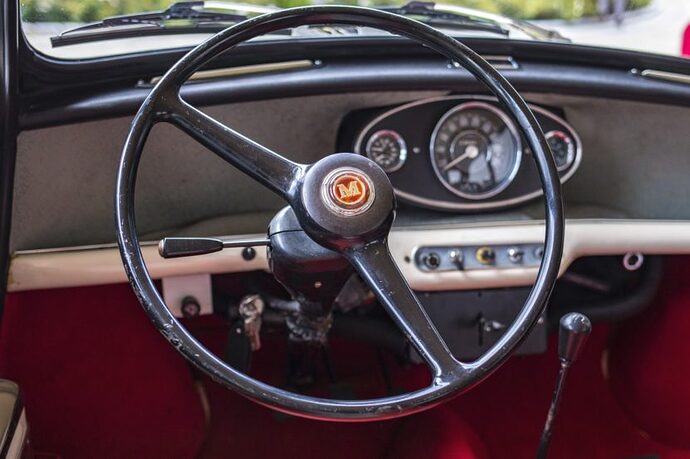 1967-Mini-Cooper-S cockpit