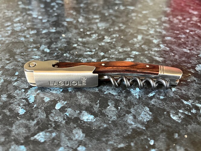 Laguiole-corkscrew-web
