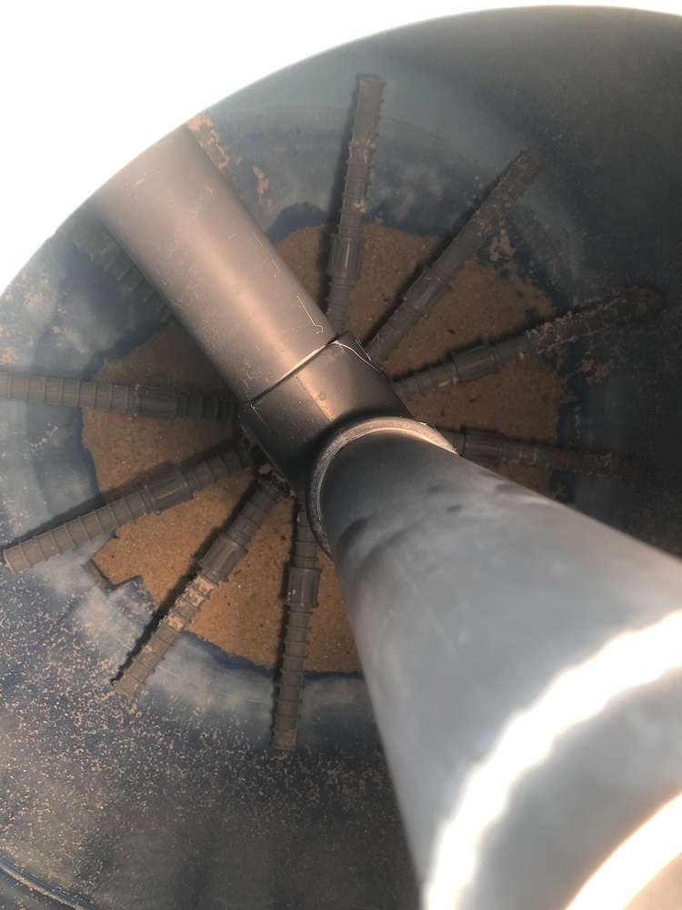 Changing filter laterals Swimming pools Survive France