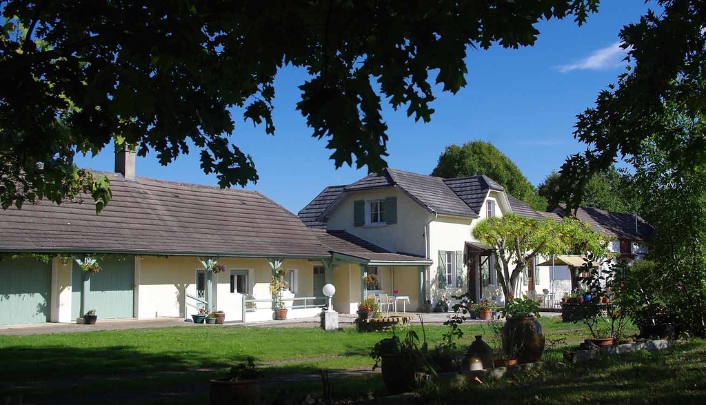 Selfsufficient lifestyle near Pau in south west France for 425,000