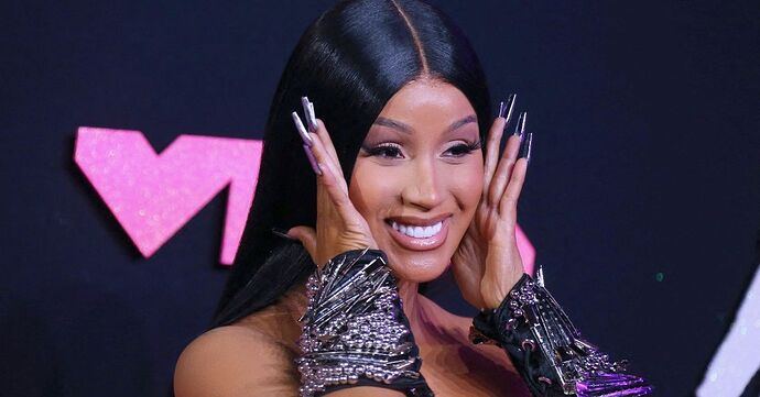 cardi-b-mtv-3625181106