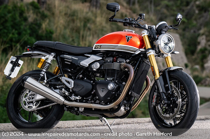 triumph-speed-twin-1200-rs-statique-droite_hd