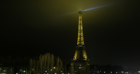 Feminists want 'phallic' Eiffel Tower torn down