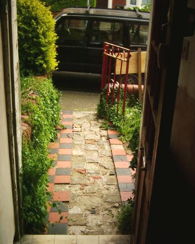 front dr to gate